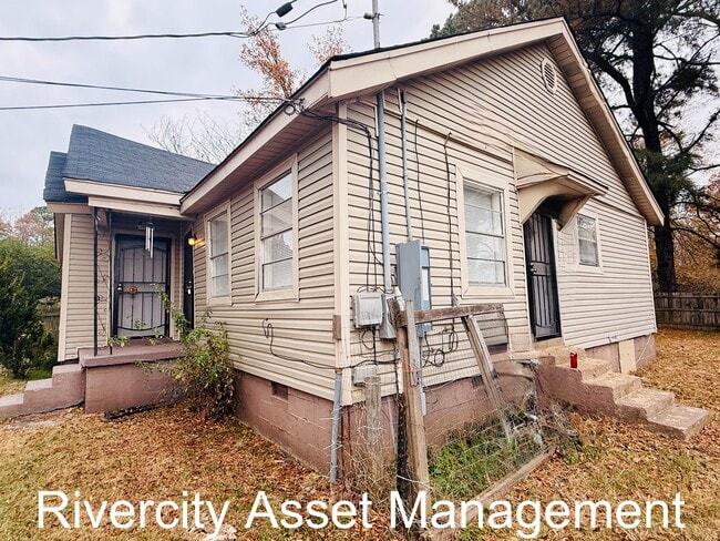 2738 Moonview Rd in Millington, TN - Building Photo - Building Photo