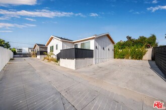 4725 W 18th St in Los Angeles, CA - Building Photo - Building Photo