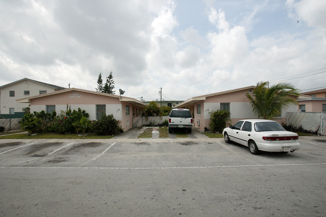 150-158 W 12th St in Hialeah, FL - Building Photo