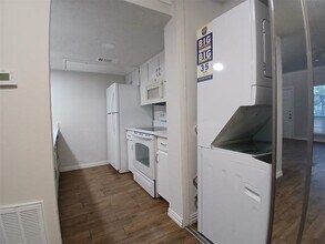 4640 Country Creek Dr in Dallas, TX - Building Photo - Building Photo