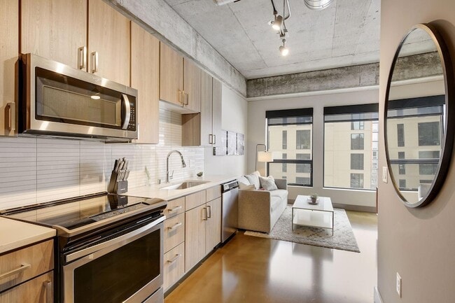 property at 728 N 3rd St