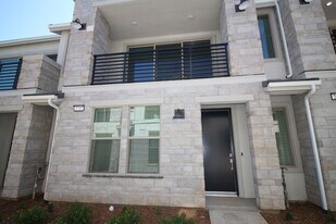 2737 E Tamarind Dr in Fresno, CA - Building Photo