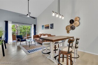 9165 Celeste Dr in Naples, FL - Building Photo - Building Photo