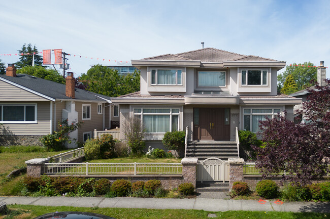 East Tower in Vancouver, BC - Building Photo - Building Photo