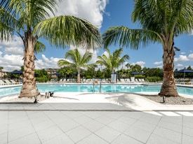 Marquee Square in Tampa, FL - Building Photo