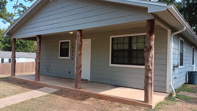 14236 E Ravine Run in Willis, TX - Foto de edificio - Building Photo