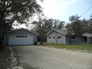 2834 Candlelight Dr in Canyon Lake, TX - Building Photo - Building Photo