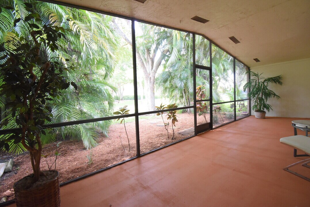 22237 Woodborn Dr in Boca Raton, FL - Building Photo