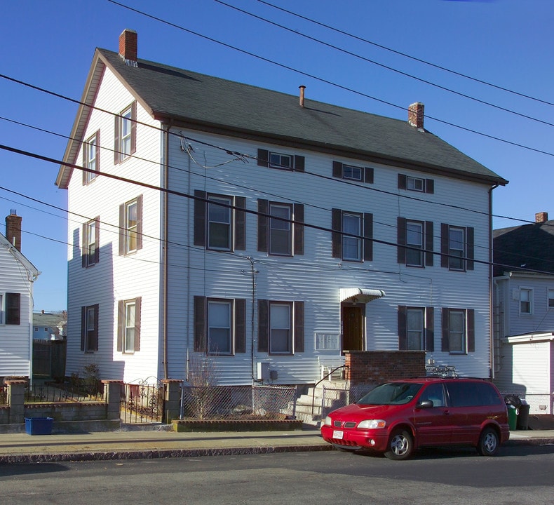 403 Globe St in Fall River, MA - Building Photo