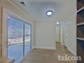 7428 Autumn Trail in Charlotte, NC - Foto de edificio - Building Photo