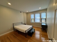 2021 Commonwealth Ave, Unit A in Boston, MA - Foto de edificio - Building Photo