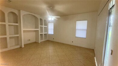 616 Columbus Ave in Lehigh Acres, FL - Foto de edificio - Building Photo