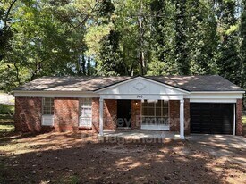 630 Ward Pl in Forest Park, GA - Building Photo