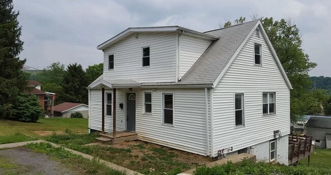property at 512 Wisconsin Ave