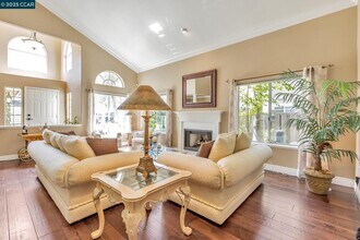 668 Sun Tree Ct in Danville, CA - Building Photo - Building Photo