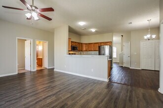 1211 Summer Springs Drive in Middleburg, FL - Foto de edificio - Building Photo