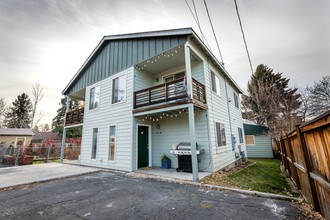 Riverside Triplex in Bend, OR - Building Photo - Building Photo