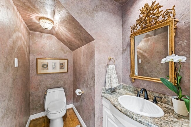 property at 2222 Nantucket Dr