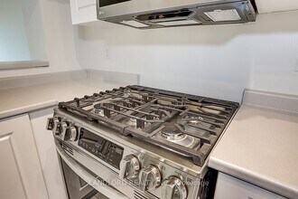 190 Manitoba St in Toronto, ON - Building Photo - Building Photo