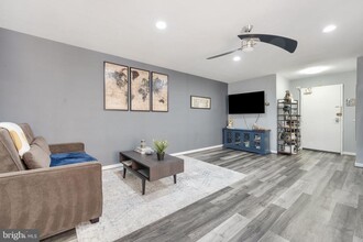 5112 MacArthur Blvd NW in Washington, DC - Building Photo - Building Photo