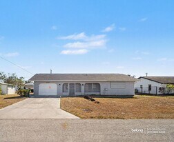 22257 Yonkers Ave in Port Charlotte, FL - Building Photo