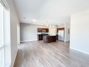 Coulee Ridge Luxury Apartments in Bismarck, ND - Building Photo - Building Photo