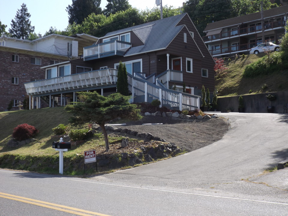 Waterfront Apartments in Port Orchard, WA - Foto de edificio