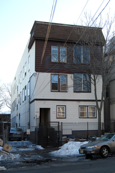 406-408 10th Ave in Paterson, NJ - Building Photo