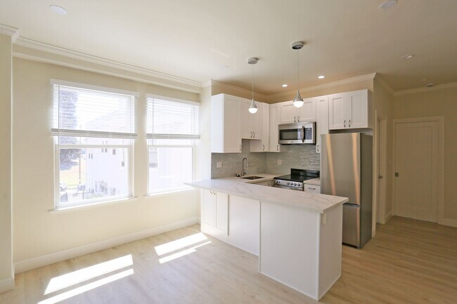 1918 Lakeshore Ave in Oakland, CA - Building Photo - Building Photo