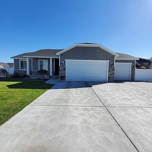 311 Emery Ln in Idaho Falls, ID - Building Photo - Building Photo