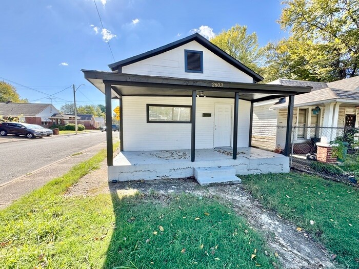 2603 Carnes Ave in Memphis, TN - Building Photo