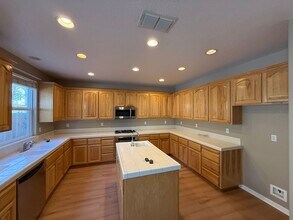 1248 Berry Creek Rd in West Sacramento, CA - Building Photo - Building Photo