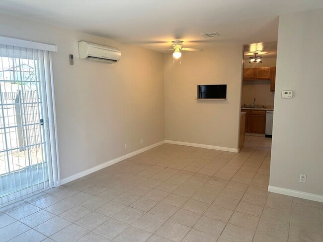 property at 890 N Mallard St
