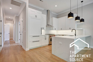 2240 N Kenmore Ave, Unit 2N in Chicago, IL - Building Photo