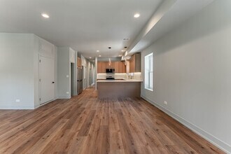 4716 N Winthrop Ave, Unit 3 in Chicago, IL - Building Photo - Building Photo