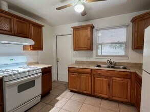 2512 Edwards Ave in Bakersfield, CA - Building Photo - Building Photo