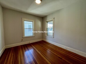 74 Romsey St, Unit 3 in Boston, MA - Foto de edificio - Building Photo