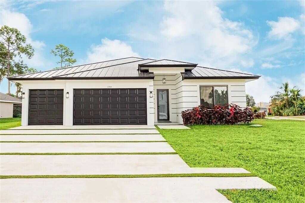 1701 SW Cannon Ave in Port St. Lucie, FL - Building Photo