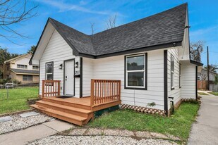2811 Winbern St in Houston, TX - Building Photo