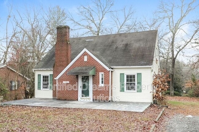 1252 Brookwood Dr in Winston-Salem, NC - Building Photo - Building Photo