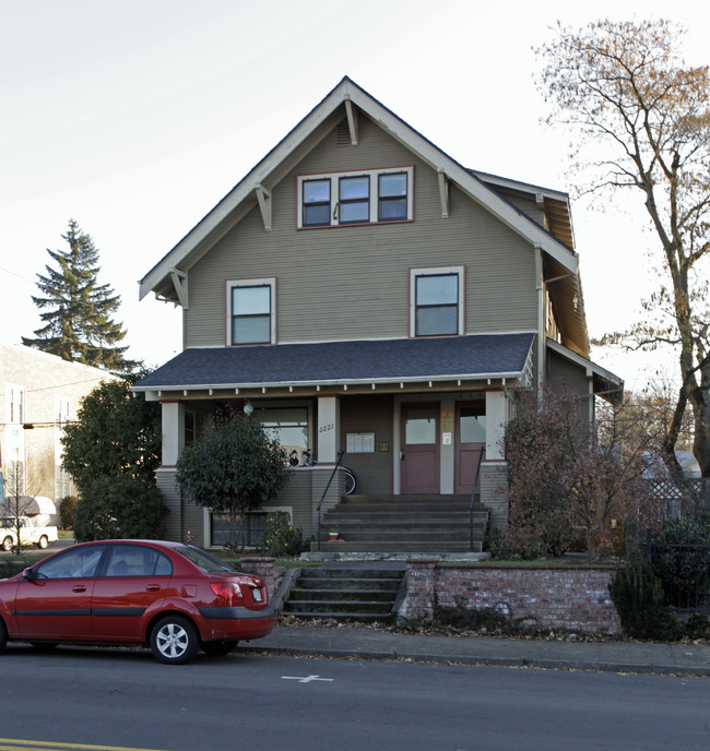 2221 Broadway St in Vancouver, WA - Foto de edificio - Building Photo