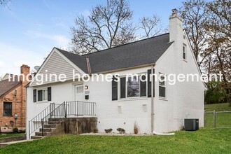 1222 Thurnridge Dr in Cincinnati, OH - Building Photo - Building Photo