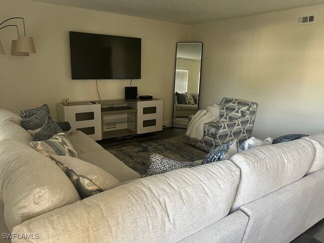 property at 4617 Bayshore Dr