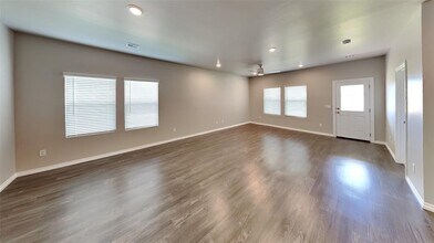 10300 NW 27th St in Yukon, OK - Building Photo - Building Photo