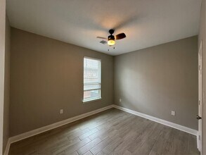 4427 17th St in Bacliff, TX - Building Photo - Building Photo