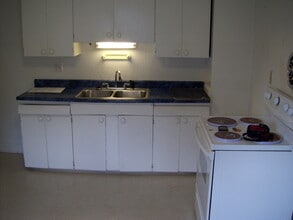 54 Fair St, Unit 2 in Norwich, NY - Foto de edificio - Building Photo