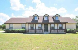 9008 Gainsborough Dr in Spring Branch, TX - Building Photo