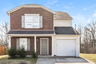 2893 Creekbend Dr in Nashville, TN - Building Photo