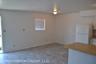 1707 E 23rd St in Farmington, NM - Building Photo - Building Photo
