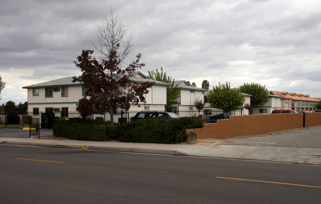 Rio Ranch Apartments in Perris, CA - Foto de edificio - Building Photo